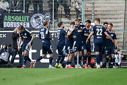 Fr&uuml;her Duisburger Jubel nach Tobias Flecksteins 1:0 in der 6. Minute. - &copy; Fabian Strauch/dpa