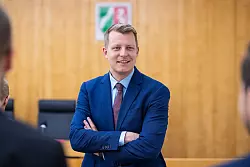 FDP-Landeschef Henning H&ouml;ne kritisiert die Schulschlie&szlig;ungen. (Archivbild) - &copy; Guido Kirchner/dpa