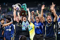 Vancouver holte mit dem 2:2 in Seattle den Cascadia Cup. - © Kevin Ng/FR172278 AP/AP/dpa