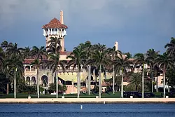 Nach Trumps Wahlsieg im November wurde Mar-a-Lago zum Ziel für milliardenschwere Unterstützer und politische Weggefährten. (Archivbild) - © Rebecca Blackwell/AP/dpa