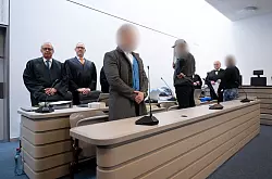 Insgesamt vier Männer sollen für den Diebstahl eines rund 2.100 Jahre alten Goldschatzes im November 2022 aus dem Manchinger Kelten Römer Museum verantwortlich sein. - © Sven Hoppe/dpa