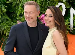 Ex-Finanzminister Lindner widmet sich heute Vaterpflichten - er hat ein Baby mit der Journalistin Lehfeldt. (Archivbild) - © Roberto Pfeil/dpa