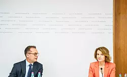 Bundesbank-Präsident Nagel stimmte schon bei der Bilanzvorlage 2024 auf mögliche Verluste ein (Archivbild) - © Andreas Arnold/dpa