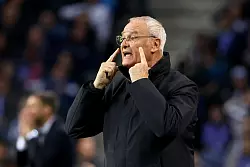 Wunschkandidat Claudio Ranieri sagt Italien als Nationaltrainer ab. - © Luis Vieira/AP/dpa