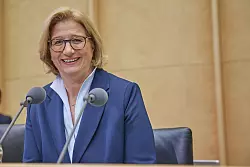 Bundesratspräsidentin Anke Rehlinger. - © Joerg Carstensen/dpa