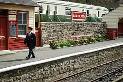 Goathland Station ist Harry-Potter-Fans ein Begriff: Sie fungierte in der Verfilmung als Bahnhof Hogsmeade, wo die Schüler der Schule für Hexerei und Zauberei ausstiegen. - © Stephan Weißenborn/dpa-tmn