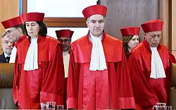 Gerichtspr&auml;sident Harbarth verk&uuml;ndete das Urteil. - &copy; Uli Deck/dpa