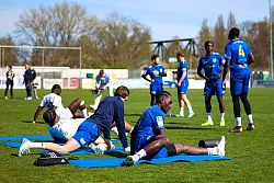 Der 1. FC D&uuml;ren sucht neue Spieler. - &copy; Christoph Reichwein/dpa