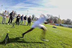 Sprint-Einheiten beim Probetraining. - &copy; Christoph Reichwein/dpa