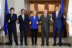 Im Dezember 2024 wurde der Abschluss der Verhandlungen gefeiert, nun soll das Abkommen abgeschlossen werden. (Archivbild) - &copy; Matilde Campodonico/AP