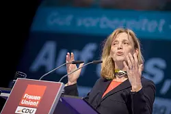 Bundesfamilienministerin Karin Prien beklagt einen Mangel an weiblichen F&uuml;hrungspersonen in der CDU. - &copy; Stefan Puchner/dpa