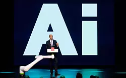 Weniger Bürokratie und mehr Innovation fordert Siemens-Chef Roland Busch. - © Michael Matthey/dpa