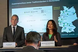 Gut ein Jahr nach der Ank&uuml;ndigung ist die &Uuml;bernahme rechtlich vollzogen (Archivbild) - &copy; Helmut Fricke/dpa