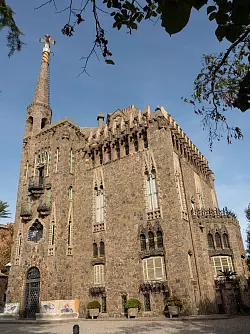 Geheimtipp: der Torre Bellesguard, ein kaum besuchtes Werk von Gaud&iacute;. - &copy; Andreas Drouve/dpa-tmn