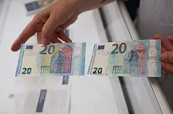 Mehr Falschgeld im Zahlungsverkehr entdeckt. - © Christian Charisius/dpa