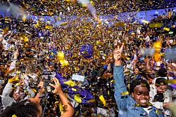 Nach der WM-Qualifikation wird in Curaçao gefeiert. - © Marco Van Der Caaij/ANP/dpa