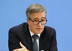 Der stellvertretende Regierungssprecher, Wolfgang B&uuml;chner, will die Ermittlungen nicht kommentieren. (Archivbild) - &copy; Wolfgang Kumm/dpa