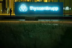 Thyssenkrupp plant in den kommenden Jahren einen grundlegenden Konzernumbau, bei dem auch die anderen vier Sparten eigenständig und für eine Beteiligung Dritter geöffnet werden sollen. - © Henning Kaiser/dpa