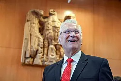 Der CSU in Bayern war die Reform ebenfalls ein Dorn im Auge. Innenminister Joachim Herrmann (CSU) ist demzufolge auch über das Urteil erfreut. - © Uli Deck/dpa