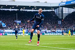 Grund zum Jubeln: Georgios Masouras feiert sein Tor zum 2:0. - © David Inderlied/dpa