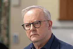 Premierminister Albanese reagierte entsetzt auf den Vorfall in Melbourne. - &copy; Sitthixay Ditthavong/AAP/dpa