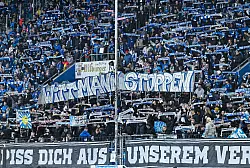 Fanproteste bei der TSG Hoffenheim gegen Spielerberater Roger Wittmann - © Uwe Anspach/dpa