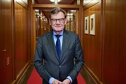 Au&szlig;enminister Johann Wadephul (CDU) fordert Geduld bei der Umsetzung des Gaza-Friedensplans. - &copy; Annette Riedl/dpa