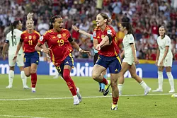 Spaniens Juwel trägt die Nummer 19: Vicky López. - © Peter Klaunzer/KEYSTONE/dpa