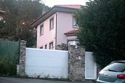 Eine aufmerksame Nachbarin alarmierte die Polizei, die das Haus daraufhin observierte und Ende April die drei Kinder befreien konnte. (Archivfoto) - &copy; Jorge Peteiro/Europapress/dpa