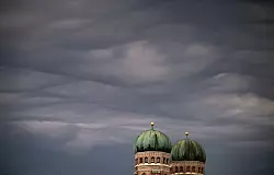 Wolken bestimmen in Teilen Deutschlands das Bild in den kommenden Tagen. - © Peter Kneffel/dpa