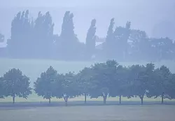 Ein Starkregengebiet zieht über Mecklenburg-Vorpommern. - © Jens Büttner/dpa