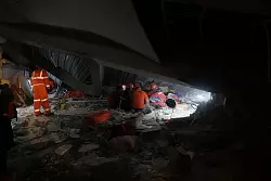 Das Schuldgeb&auml;ude war erst teilweise fertiggestellt. - &copy; Trisnadi/AP/dpa