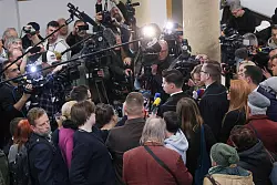 Großes Medieninteresse an der Verhandlung vor dem Bezirksgericht in Warschau - © Rafal Guz/PAP/dpa