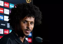 Karim Adeyemi spielt lieber im Sturmzentrum neben Guirassy als auf der Außenposition - © Sven Hoppe/dpa