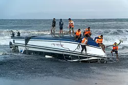 In Indonesien kommt es häufig zu tödlichen Bootsunglücken. - © Dicky Bisinglasi/XinHua/dpa