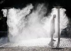 Heiß, heißer, am heißesten: Wie arbeiten wir in Zukunft? (Archivbild) - © Sadak Souici/ZUMA Press Wire/dpa