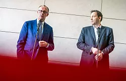 Raus aus dem Wahlkampfmodus, rein in die Verhandlungen: Nach der Bundestagswahl haben sich Merz und Klingbeil vorsichtig angenähert. (Archivbild) - © Michael Kappeler/dpa