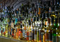 Ein Trend breitet sich aus: Zunehmend Menschen verzichten im Januar auf den Konsum von Alkohol. (Symbolbild) - &copy; Jens Kalaene/dpa