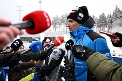 Beantwortete trotz seiner Trauer die Fragen der Jounalisten: Tommaso Gicaomel. - &copy; Hendrik Schmidt/dpa