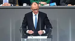 Bundeskanzler Friedrich Merz k&uuml;ndigte im Bundestag eine gro&szlig;e Sozialstaatsreform an. (Archivfoto) - &copy; Elisa Schu/dpa