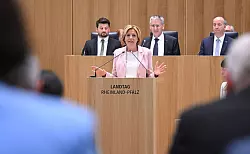 Malu Dreyer bei ihrer Abschiedsrede. - &copy; Arne Dedert/dpa