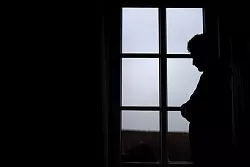 Der &laquo;Negativity Bias&raquo; beeinflusst nicht nur unsere Wahrnehmung, sondern letztlich auch unsere Stimmung. (Symbolbild) - &copy; Sina Schuldt/dpa/dpa-tmn