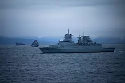 Neun Schiffe und ein U-Boot sind an der Großübung beteiligt. - © Philip Dulian/dpa