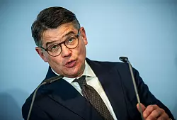 F&uuml;r Hessens Ministerpr&auml;sident Rhein war Horns Schaffen einzigartig und vision&auml;r (Archivbild). - &copy; Michael Kappeler/dpa