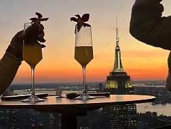 Drinks zum Sonnenuntergang. - &copy; Benno Schwinghammer/dpa
