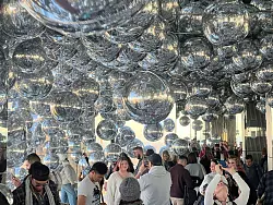 Ein Hauch von Schwerelosigkeit. - &copy; Benno Schwinghammer/dpa