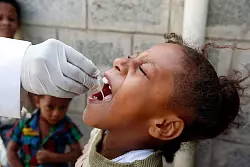 Impfstoff sch&uuml;tzt Kinder, aber es gibt weltweit nicht genug. (Archivbild) - &copy; Mohammed Mohammed/Xinhua/dpa