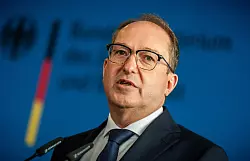 Innenminister verbietet Reichsb&uuml;rger-Gruppe. - &copy; Michael Kappeler/dpa