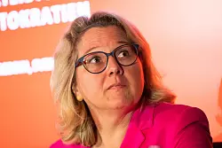 Bundesentwicklungsministerin Svenja Schulze reist heute zur Weltklimakonferenz in &Auml;gypten. - &copy; Christophe Gateau/dpa