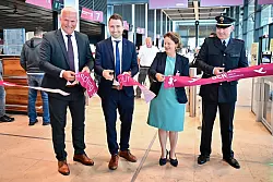 Vier neue Scanner wurden am BER eingeweiht. Sie machen die Abfertigung von Passagieren deutlich leichter. - &copy; Sebastian Christoph Gollnow/dpa